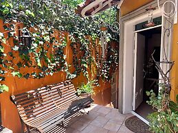Casa Satya