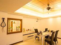 White Cat Hotel