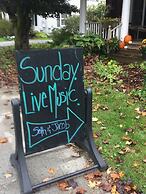 Black Lantern Inn