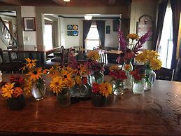 Black Lantern Inn
