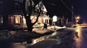 Black Lantern Inn