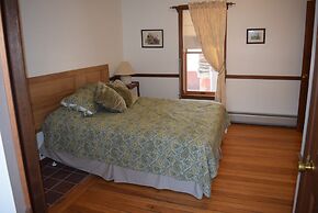 Black Lantern Inn