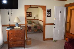 Black Lantern Inn