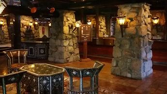 Lobo Wildlife Lodge