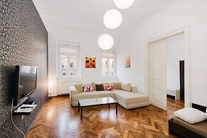 Tia Apartments and Rooms