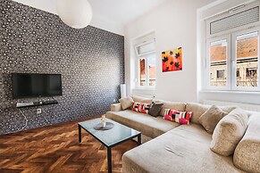 Tia Apartments and Rooms