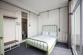 Memmoth Cafe & Hostel in Lampang