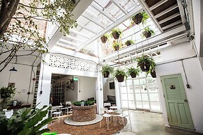 Memmoth Cafe & Hostel in Lampang