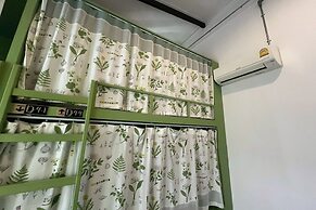 Memmoth Cafe & Hostel in Lampang