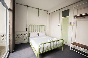 Memmoth Cafe & Hostel in Lampang