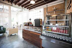 Memmoth Cafe & Hostel in Lampang