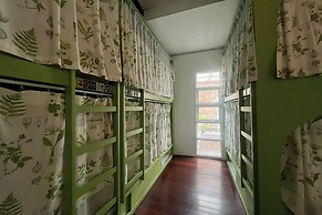 Memmoth Cafe & Hostel in Lampang