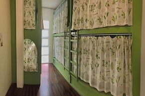 Memmoth Cafe & Hostel in Lampang
