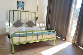 Memmoth Cafe & Hostel in Lampang