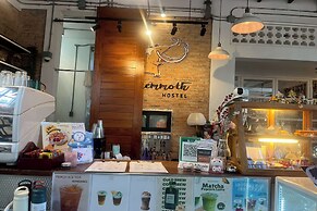 Memmoth Cafe & Hostel in Lampang