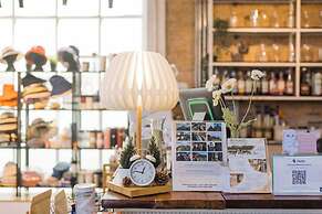 Memmoth Cafe & Hostel in Lampang