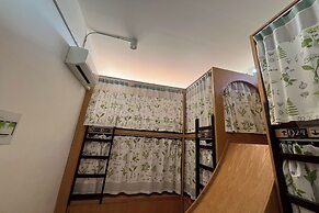 Memmoth Cafe & Hostel in Lampang