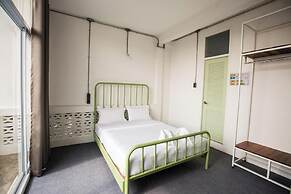 Memmoth Cafe & Hostel in Lampang