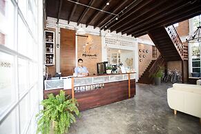 Memmoth Cafe & Hostel in Lampang
