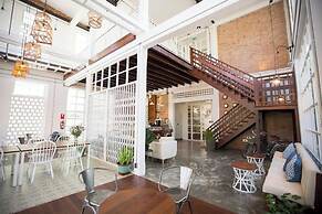 Memmoth Cafe & Hostel in Lampang