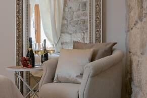 Jupiter Lux Rooms