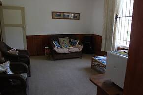 Trackers Inn