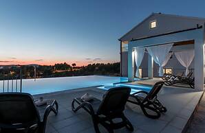 Villa Toma - Private Estate