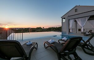 Villa Toma - Private Estate