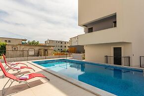 Beach Residence with pool and sea view