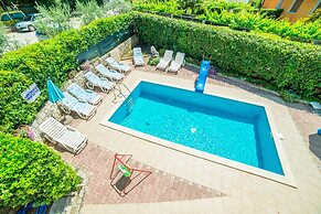 Vacation Pool Apartments