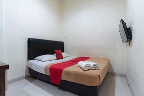 RedDoorz @ Nagoya Indah