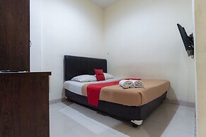 RedDoorz @ Nagoya Indah