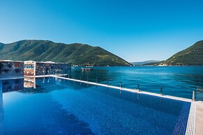 Heritage Grand Perast