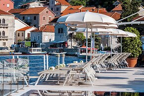Heritage Grand Perast