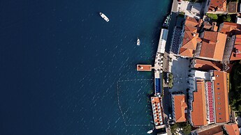 Heritage Grand Perast