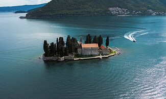 Heritage Grand Perast