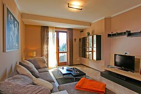 Apartments Moretić