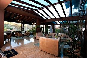 Lithos Hotel & Spa