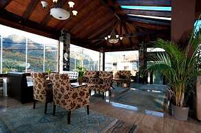 Lithos Hotel & Spa
