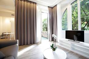 Villa Liberty - Lake Como Rooms & SPA