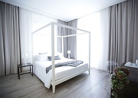 Villa Liberty - Lake Como Rooms & SPA