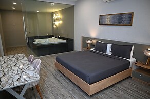 Agora Suites