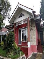 Villa Kota Bunga Tulip