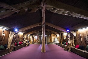Beachcomber Lodge & Backpacker