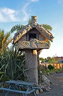 Beachcomber Lodge & Backpacker
