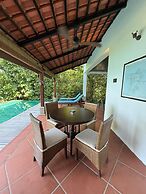 Ambong Pool Villas