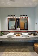 Ambong Pool Villas