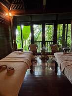 Ambong Pool Villas