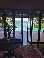 Ambong Pool Villas