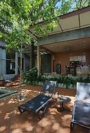 Ambong Pool Villas